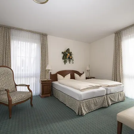 Land-gut-hotel Rohdenburg Otel